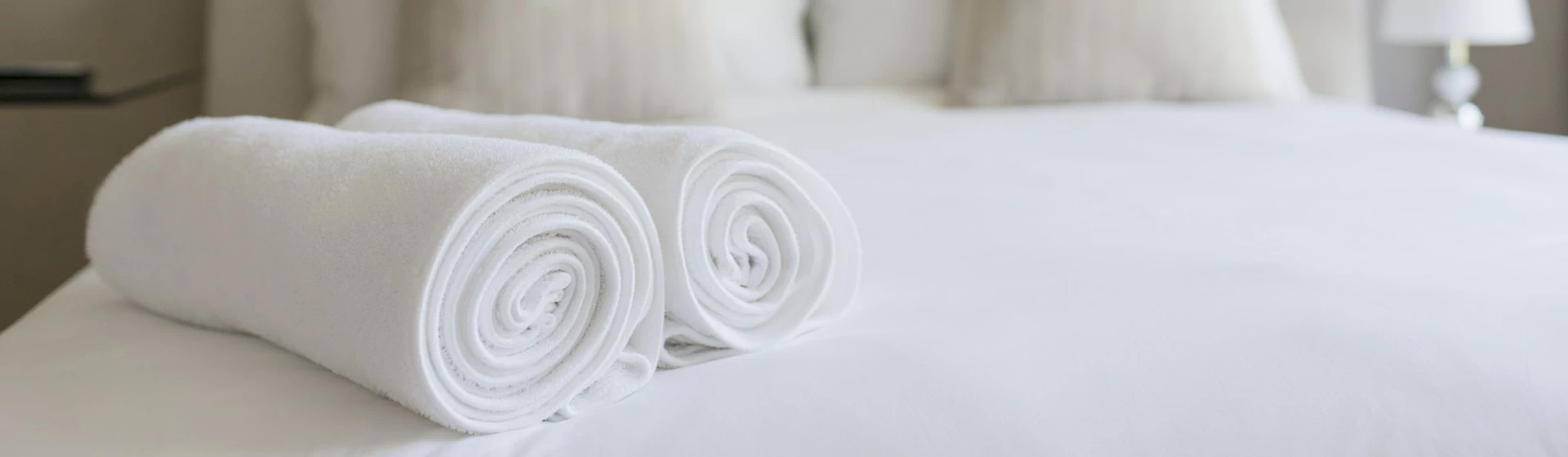 Białe ręczniki